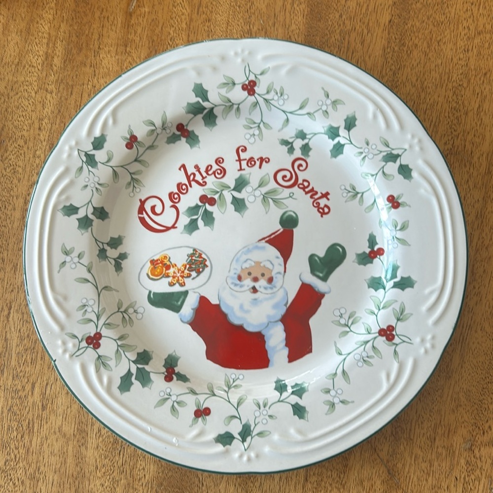 Pfaltzgraff Winterberry Cookies for Santa Plate